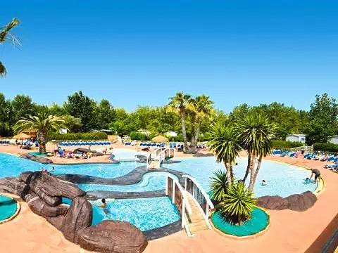 Camping pour 8 Personnes dans Vias Plage, Vias