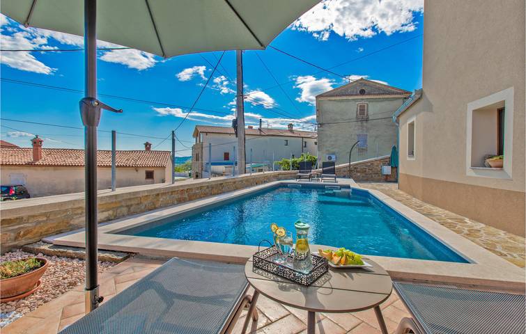 Location de vacances pour 12 personnes, avec jardin et piscine à Koper - 2