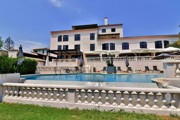 Hôtel pour 2 personnes, avec vue ainsi que piscine et jardin, animaux acceptés