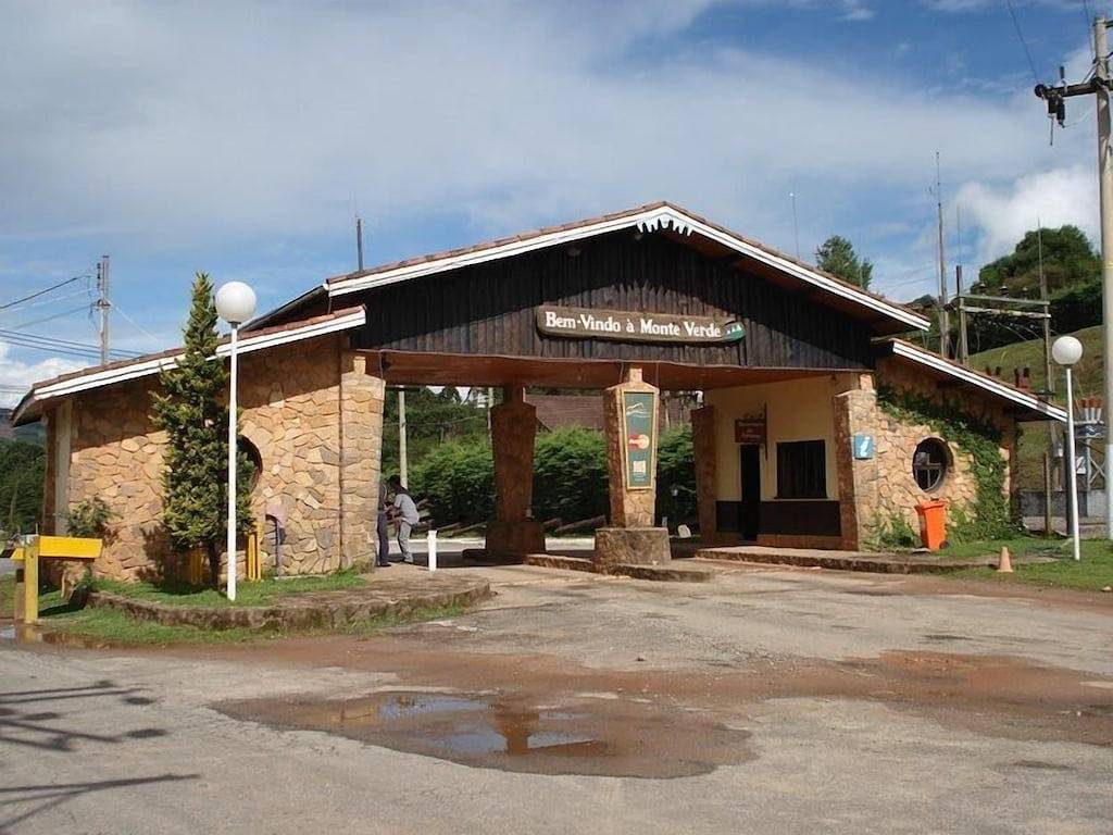 Leidenschaftlicher grüner Hügel in Monte Verde, Minas Gerais