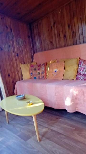 Maison de campagne pour 4 personnes, avec terrasse et jardin ainsi que vue et piscine à Peynier