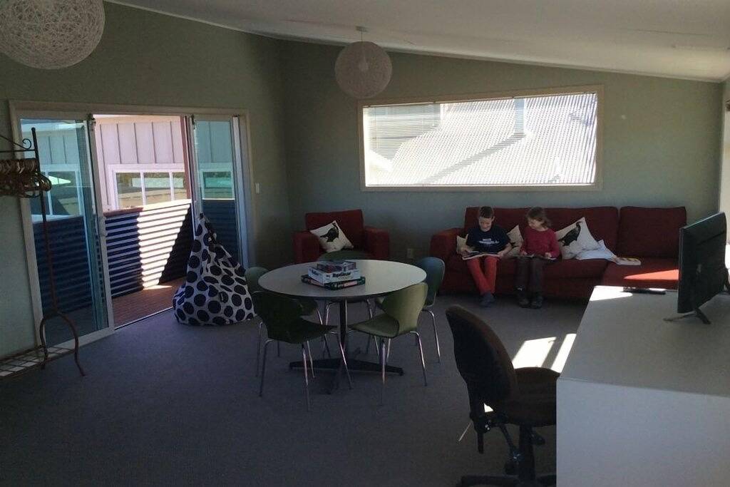 Holiday Home for 22 People in Wellington