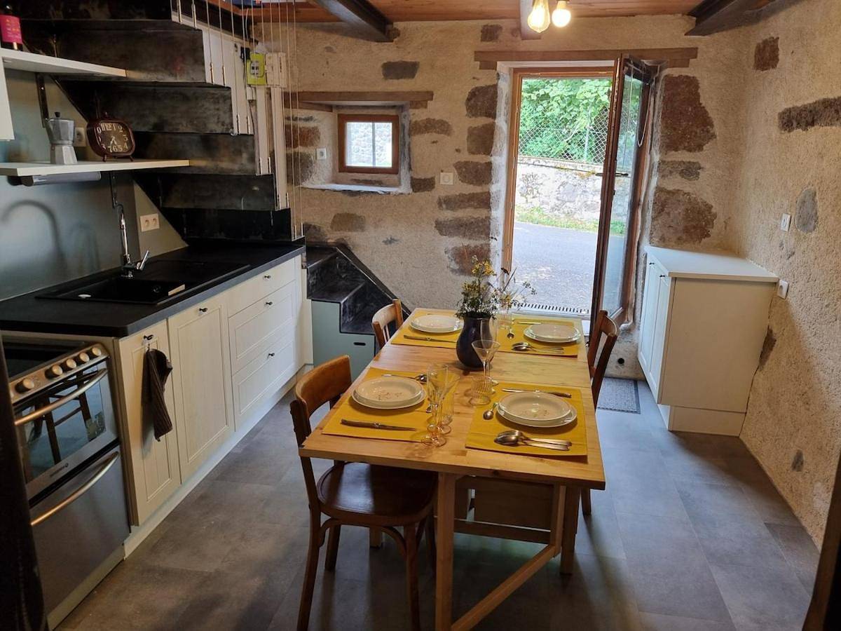 Mini maison terrasse vue montagne proche Puy Mary in Dienne, Parc naturel régional des Volcans d'Auvergne