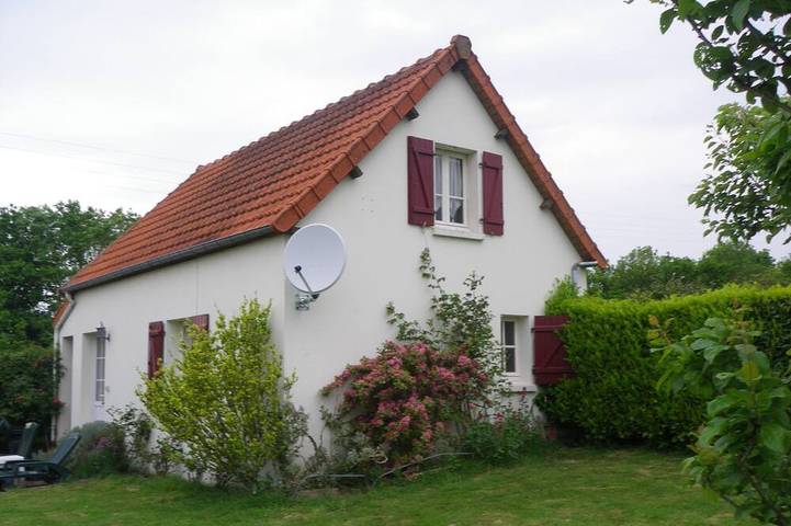 Gîte pour 5 personnes, avec terrasse et jardin à Laulne