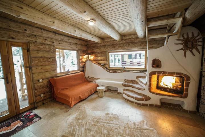 Gîte pour 8 personnes, avec jardin ainsi que terrasse et jacuzzi dans Poiana Brasov - Brasov - 4