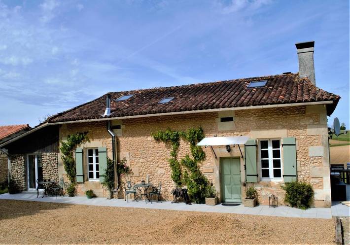 Gîte pour 6 personnes, avec piscine ainsi que vue et jardin à Saint-Privat-des-Prés - 2