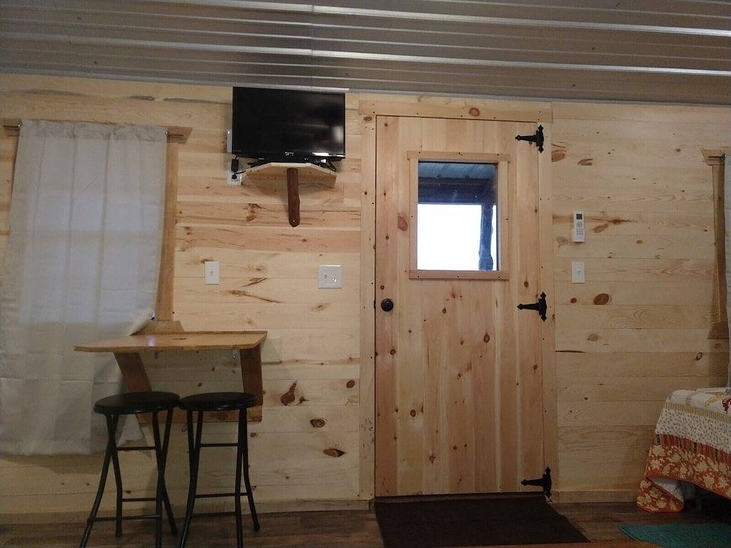 Log Cabin for 3 Guests in Kentucky, USA