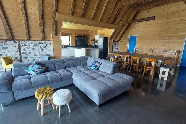 Maison de vacances pour 12 personnes, avec Balcon et Terrasse ainsi que Jardin et Piscine à Paulhenc