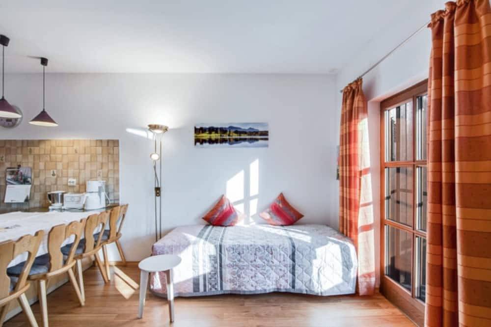 Ganze Wohnung, Alpenblick, Wohnung mit Terrasse und Balkon in Eggstätt, Chiemsee
