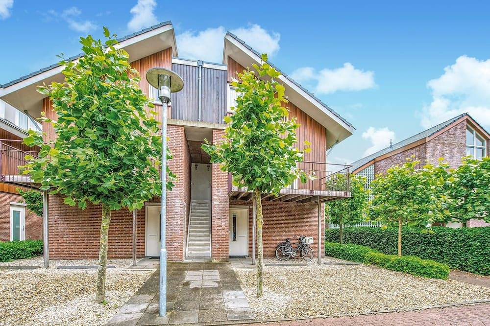 Seeuferschiff in Naarden in Naarden, Nordholland