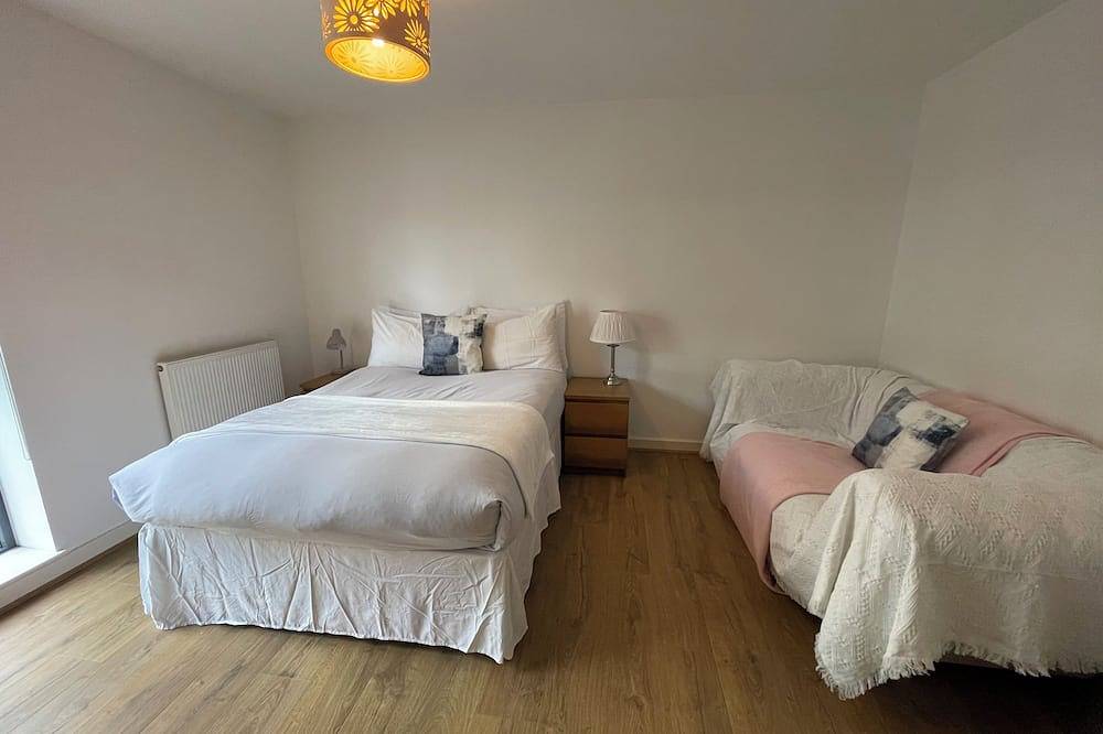 Entire apartment, Spacious 2 Bedroom Apartment in Town Centre in Guildford, Surrey
