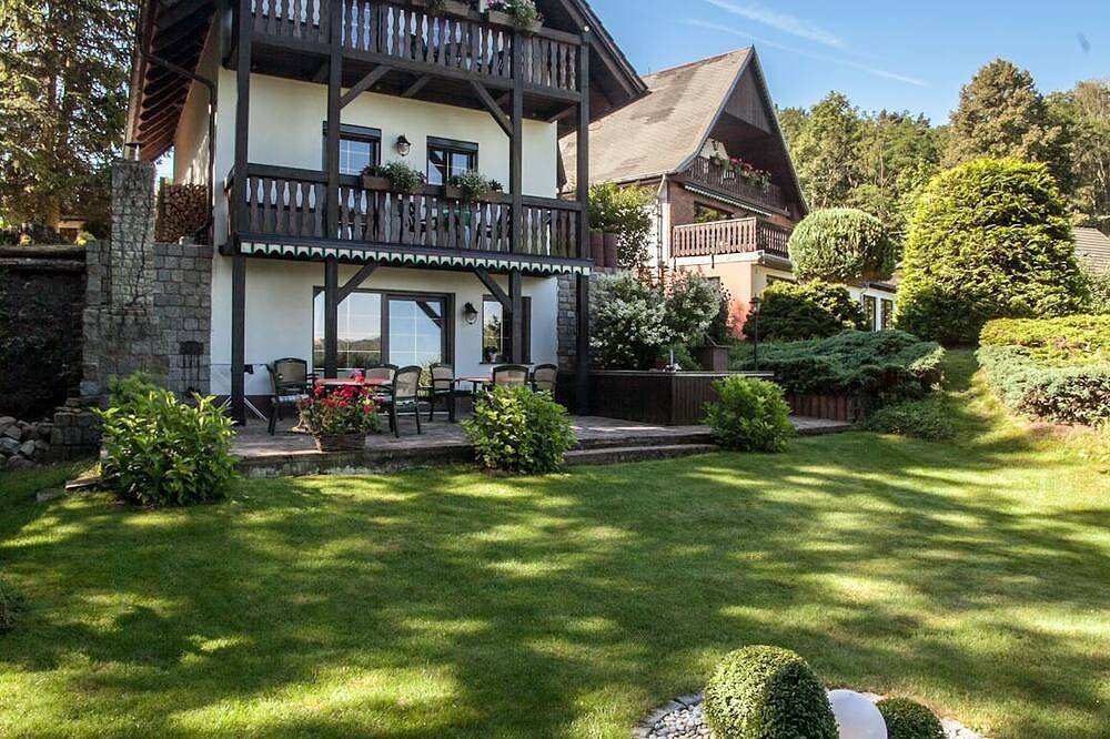 Ganze Wohnung, Ferienwohnung Bellevue im Chalet am See Sader in Stadt Buckow (Märkische Schweiz), Märkische Schweiz-Oderland