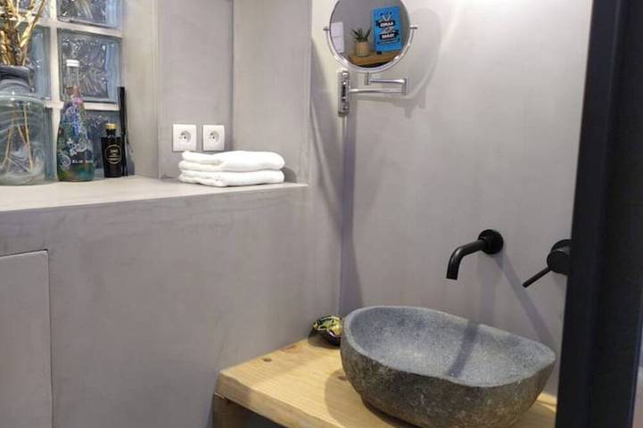 Entire apartment, Independent industriel chalet @O&R's in Villejuif, Val-de-Marne