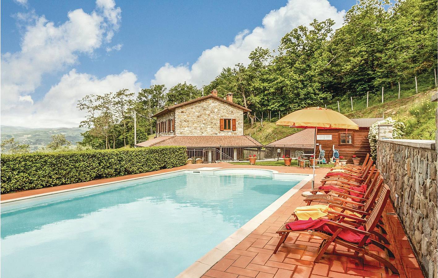Apartamento familiar con piscina y aparcamiento in Pratovecchio Stia, Casentino