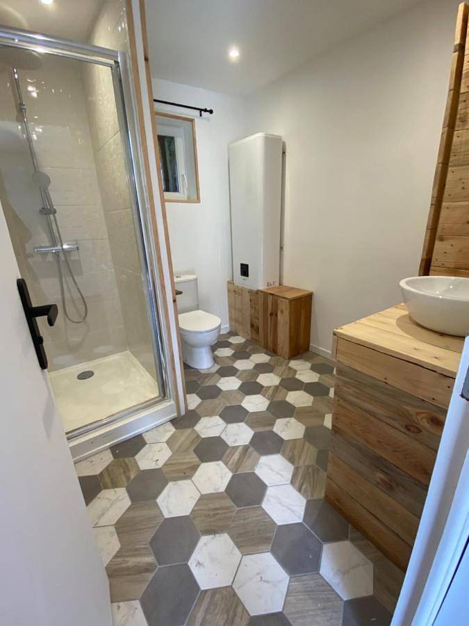 Location de vacances pour 4 personnes, avec terrasse à Belle-Isle-en-Terre - 2