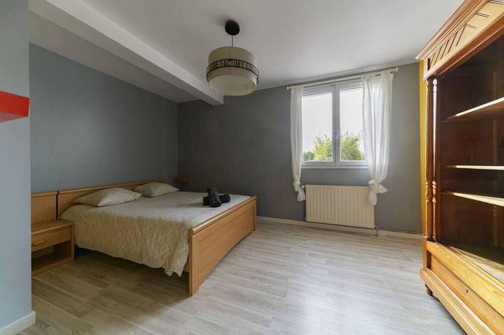 Gîte pour 8 personnes, avec Jardin à Abrest - 2