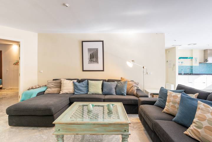 "Beautiful modern Townhouse" Near the Beach with Sea View, Pool, Wi-Fi, A/C, Terrace & Garden in Playa de los Berengueles (Almuñecar), Almuñecar