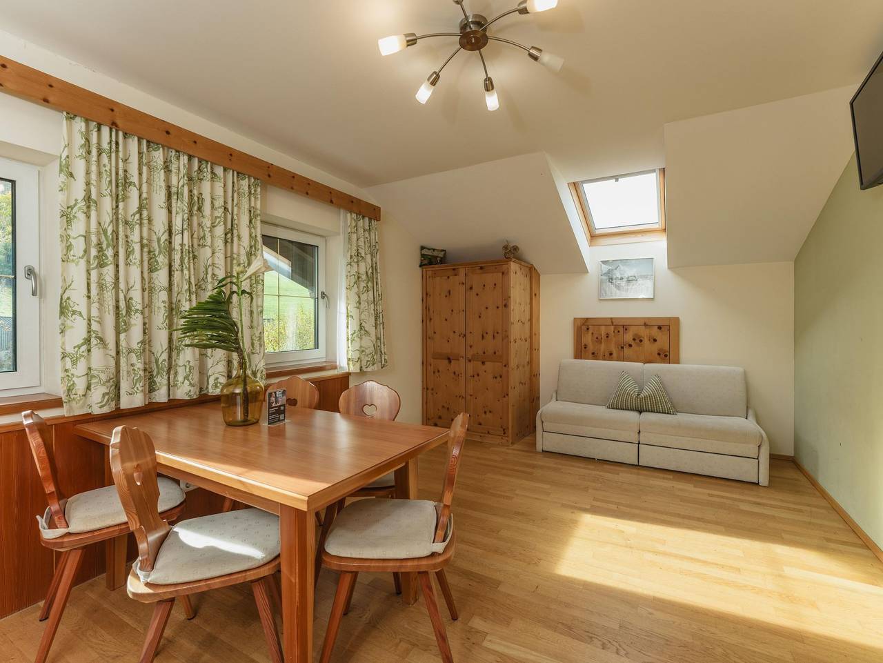 Ganze Ferienwohnung, Stögergut by Schladming-Appartements - Alpenrose - App./2 Schlafräume, Dusche, Wc in Haus, Schladming-Dachstein