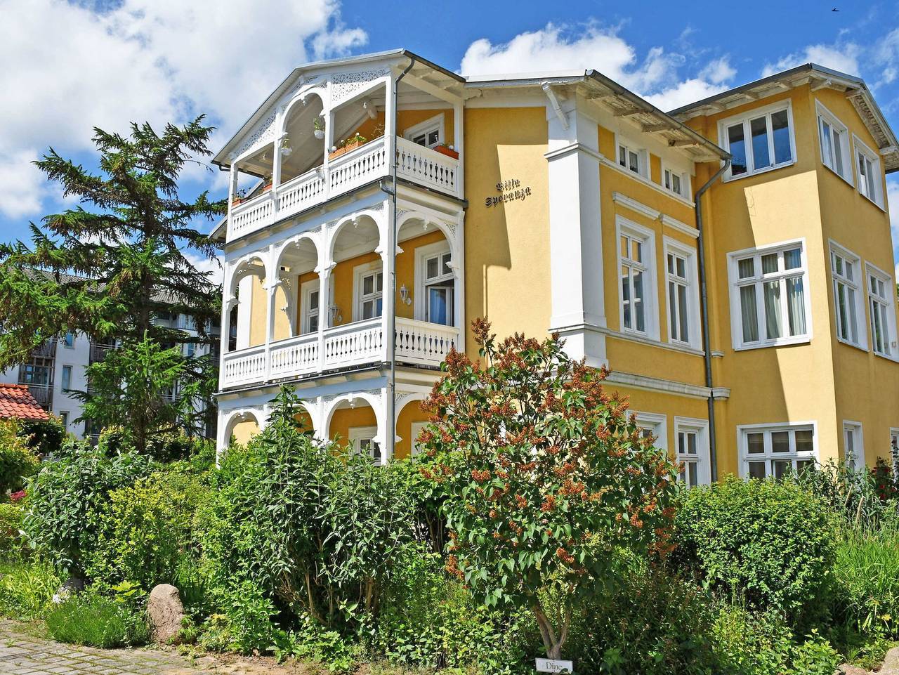 Ganze Ferienwohnung, Deb 042 Ferienwohnungen im Ostseebad Göhren Villa - Ferienwohnung Klabautermann mit Terrasse in Göhren, Rügen