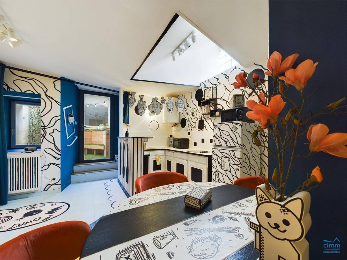 Appartement entier, One-Bedroom House in Longué-Jumelles, Vallée de la Loire