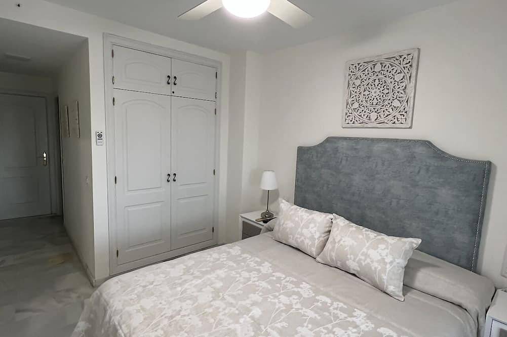 Apartamento entero, Mi Capricho P.5, Apartment with Sea and Pool Views in Urbanizacion Calahonda, Mijas