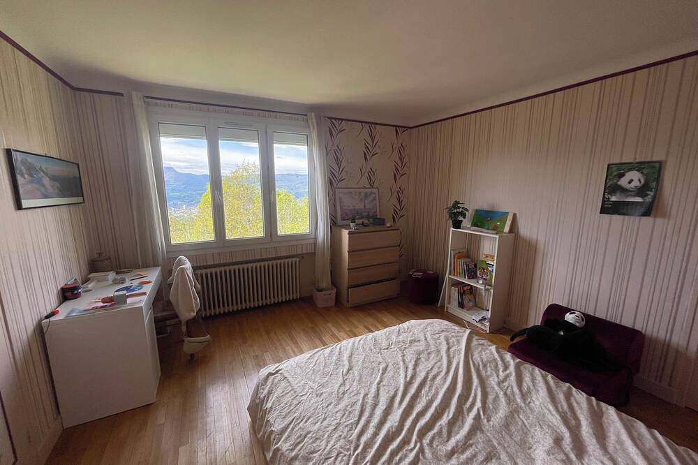 Family villa with panoramic view and garden on the heights of Chambéry in Verel-Pragondran, Chambéry region