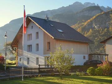 Gîte pour 4 personnes, avec jardin à Meiringen