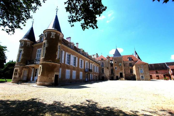 Hôtel pour 2 personnes, avec Balcon et Terrasse ainsi que Jardin et Vue à Island Yonne