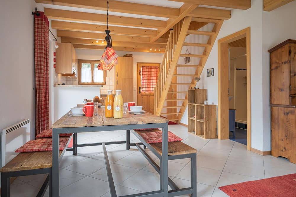 Atemberaubendes alleinstehendes Ferienhaus für 4 Leute mit  W-Lan, Tv, Terrasse und Parkplatz in Ovronnaz, Chamoson