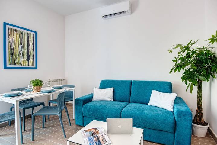 Appartement entier, Appartement de vacances pour 4 personnes avec terrasse in Sorrento, Sorrento Coast