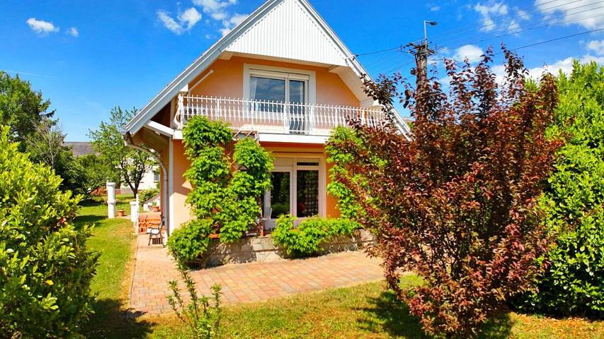 Ferienhaus für 5 Personen, mit Balkon und Terrasse sowie Garten
