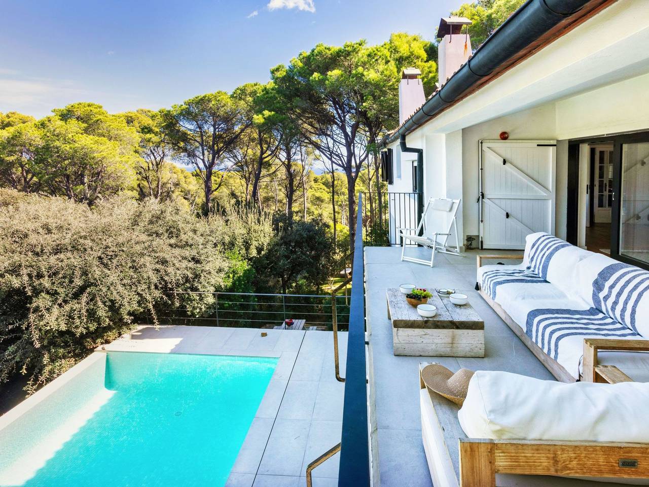 Casa Blue Art in Pals, Costa Brava