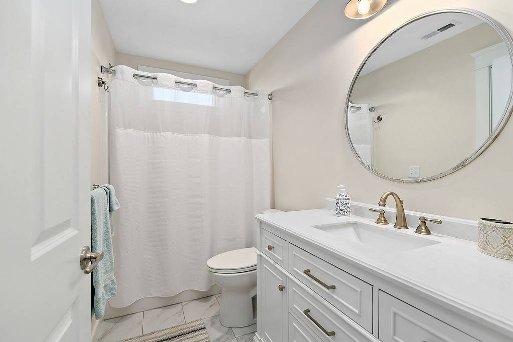 Alles neu! 5 Bd, 3 Ba Geräumiges Cottage am Kanal mit 2+ Häuserblocks zum Strand in Fenwick Island, Sussex County (Delaware)