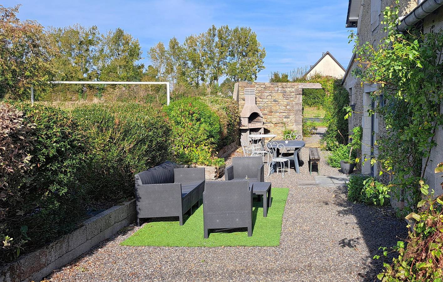 Appartement confortable avec jardin et WiFi près de la plage in Bricqueville-sur-Mer, Région de Coutances