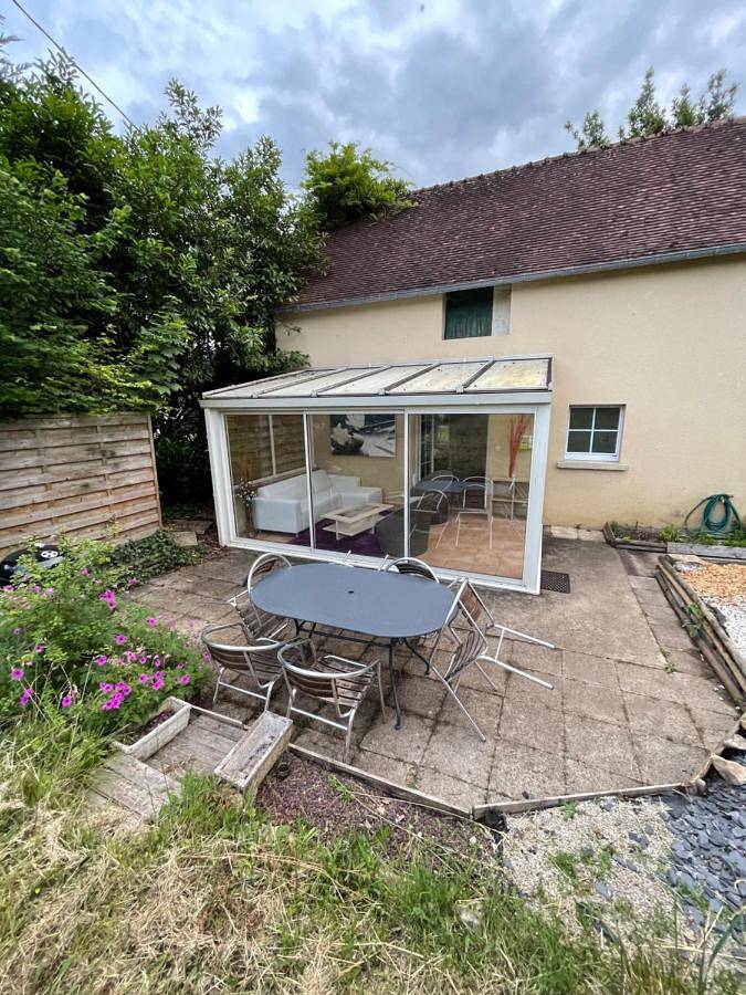 Location de vacances pour 7 personnes, avec vue et terrasse à Saint-Pavace - 2