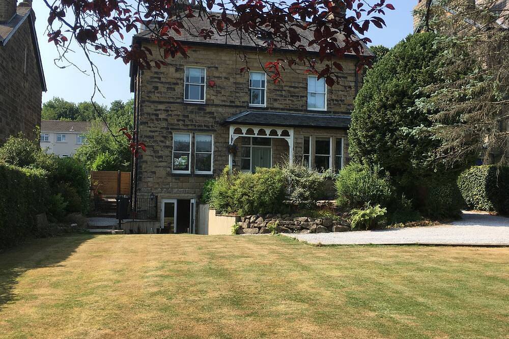 Entire apartment, Delightful, Self-Contained Apartment with easy stroll into Ilkley town centre in Ilkley, West Yorkshire