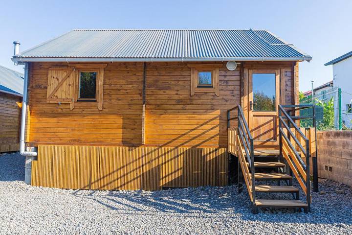 Chalet pour 4 personnes, avec jardin et terrasse