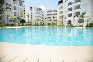 Gîte pour 5 personnes, avec piscine et vue ainsi que jardin et bassin pour enfant, animaux acceptés dans Asilah