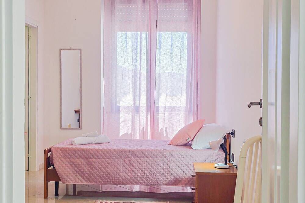 Ganze Wohnung, Einzelzimmer mit privatem Bad in Gonnesa, Iglesiente