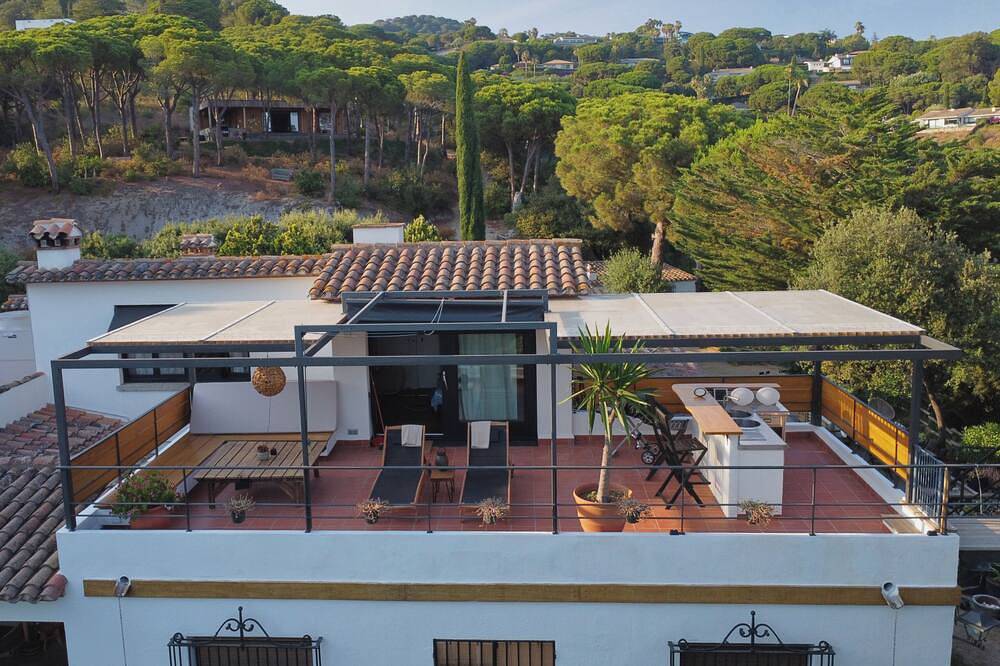 The Pergola Suite, sea view retreat near Barcelona in Supermaresme, San Andrés de Llavaneras