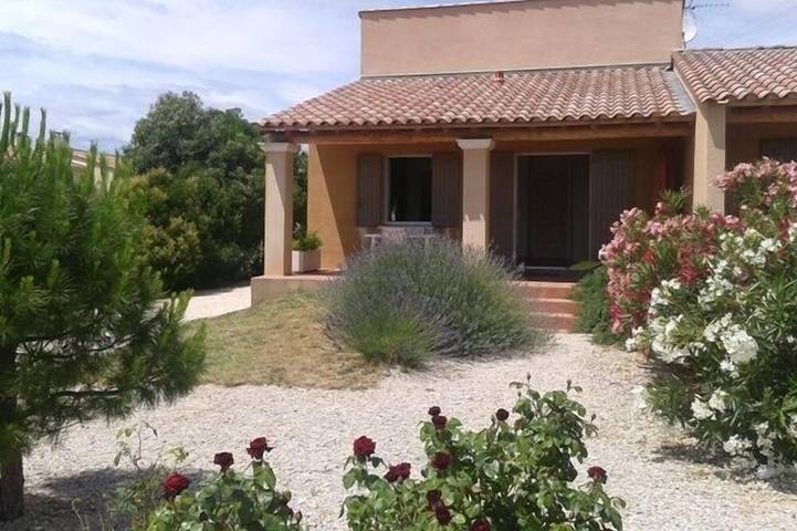 Location de vacances pour 4 personnes, avec Balcon/Terrasse ainsi que Terrasse et Jardin à Montfaucon (France)