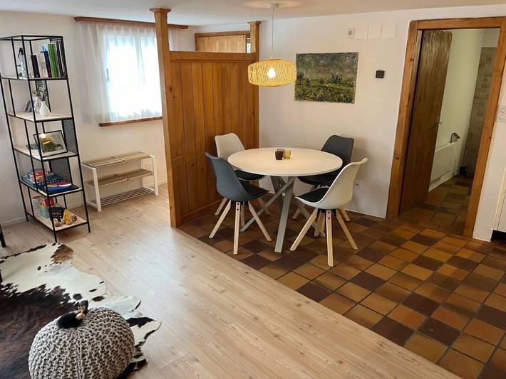 Ganze Wohnung, Gemütlich eingerichtete Ferienwohnung "Chasa" in Ftan, Unterengadin