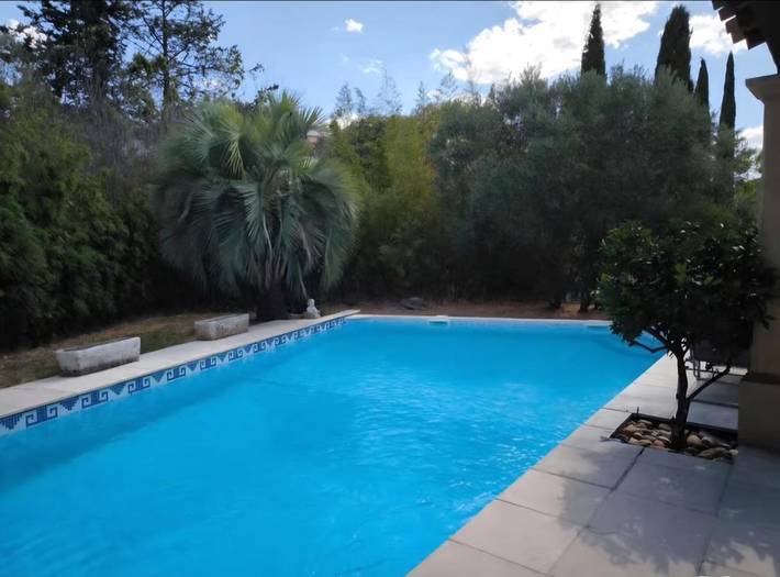 Gîte pour 2 personnes, avec Terrasse et Jardin ainsi que Piscine et Vue à Teyran