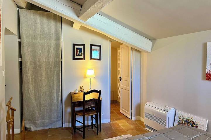 Bonita casa de pueblo con 4 dormitorios, 3 baños, piscina y in Goult, Parque natural regional del Luberon