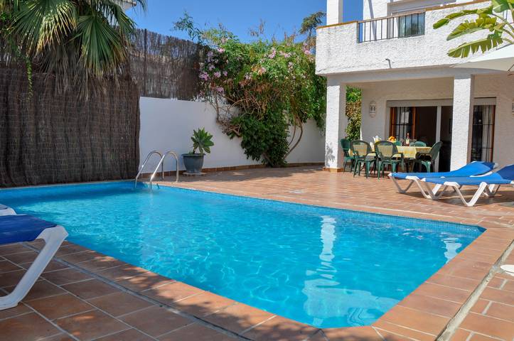 Villa for 6 people, with garden in Nerja