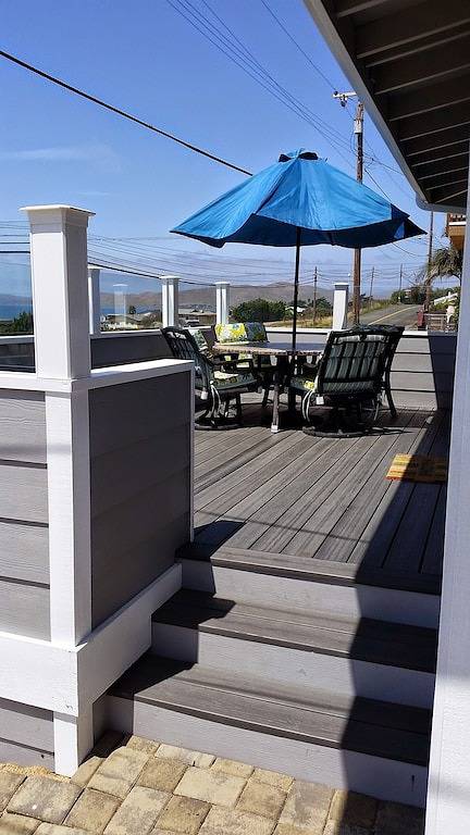 Volle Meerblick! Umgestaltet! 3 min zum Strand, Wifi, Hunde nach Genehmigung willkommen. in Cayucos, San Luis Obispo County
