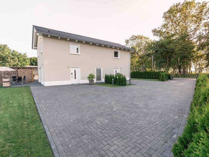 Ferienwohnung für 5 Personen, mit Terrasse und Garten in Putgarten