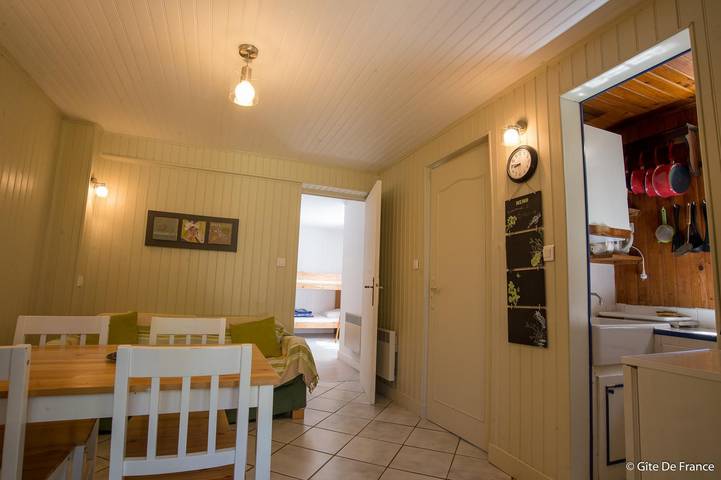 Gîte pour 4 personnes, avec jardin à Besse-et-Saint-Anastaise - 4