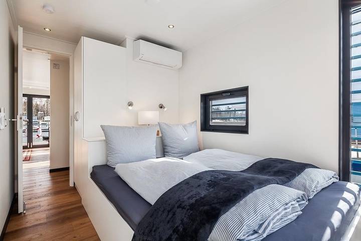 Hausboot für 4 Personen, mit Seeblick und Terrasse am Greifswalder Bodden - 2