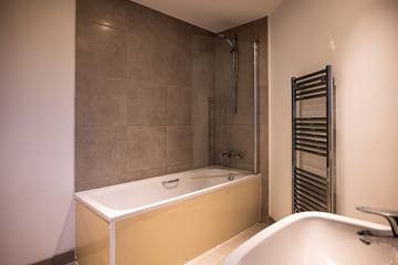 Apartment for 4 People in Crawley, West Sussex, Photo 4